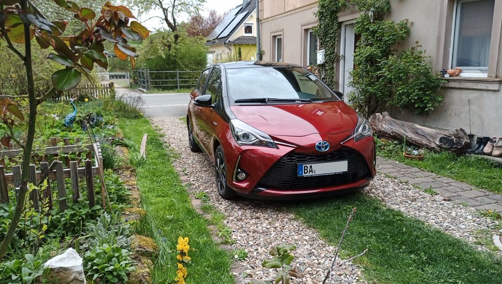 Toyota Yaris 92.000 km 14.990 &euro; Scheßlitz 96110