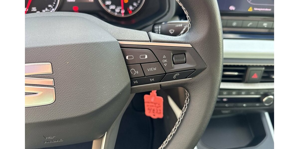 Seat Arona Style *Navi-App/SHZG/LED/Kamera/PDC* 18.609 km 16.980 &euro; Bamberg 96052