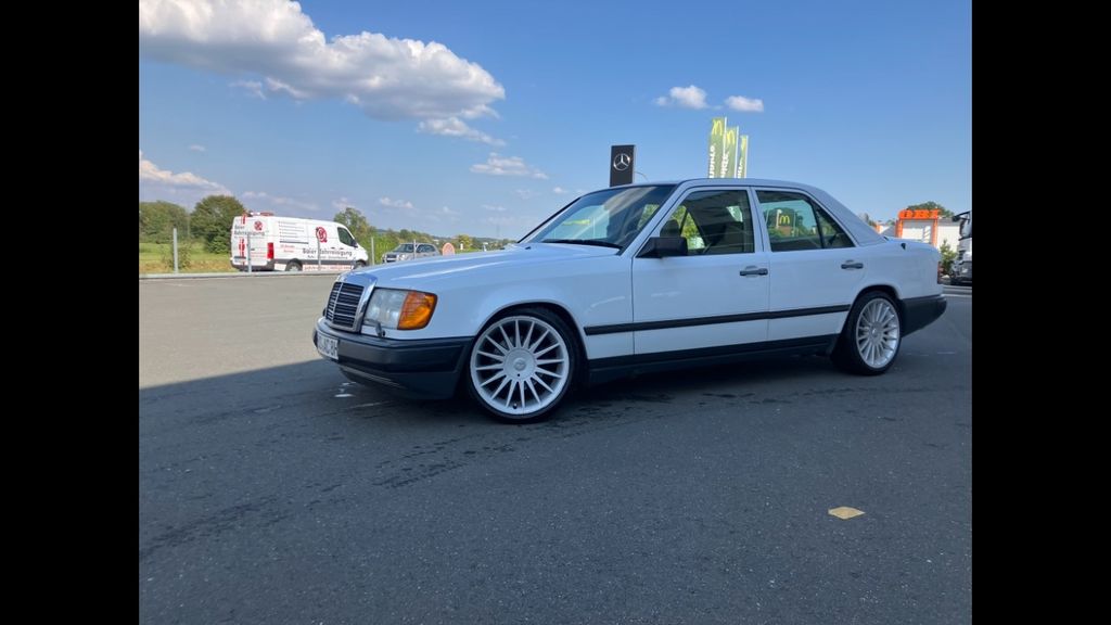 Mercedes-Benz 230 128.000 km 7.490 &euro; Forchheim 91301