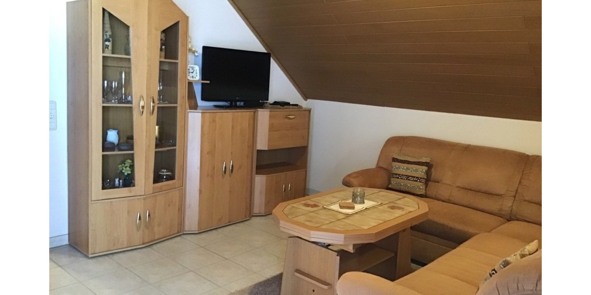 Dachgeschosswohnung in ruhiger Wohnlage - Dachgeschoßwohnung Ebensfeld | Angebot:26557987