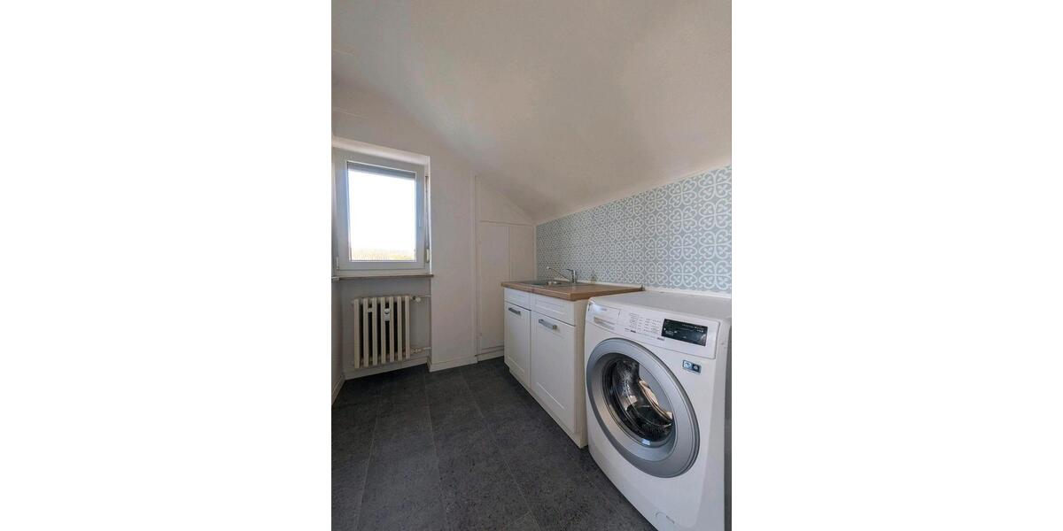 Dachgeschoßwohnung Hallstadt - 6 Zimmer, 128 m&sup2;, 480.000&euro; | Angebot:26767569