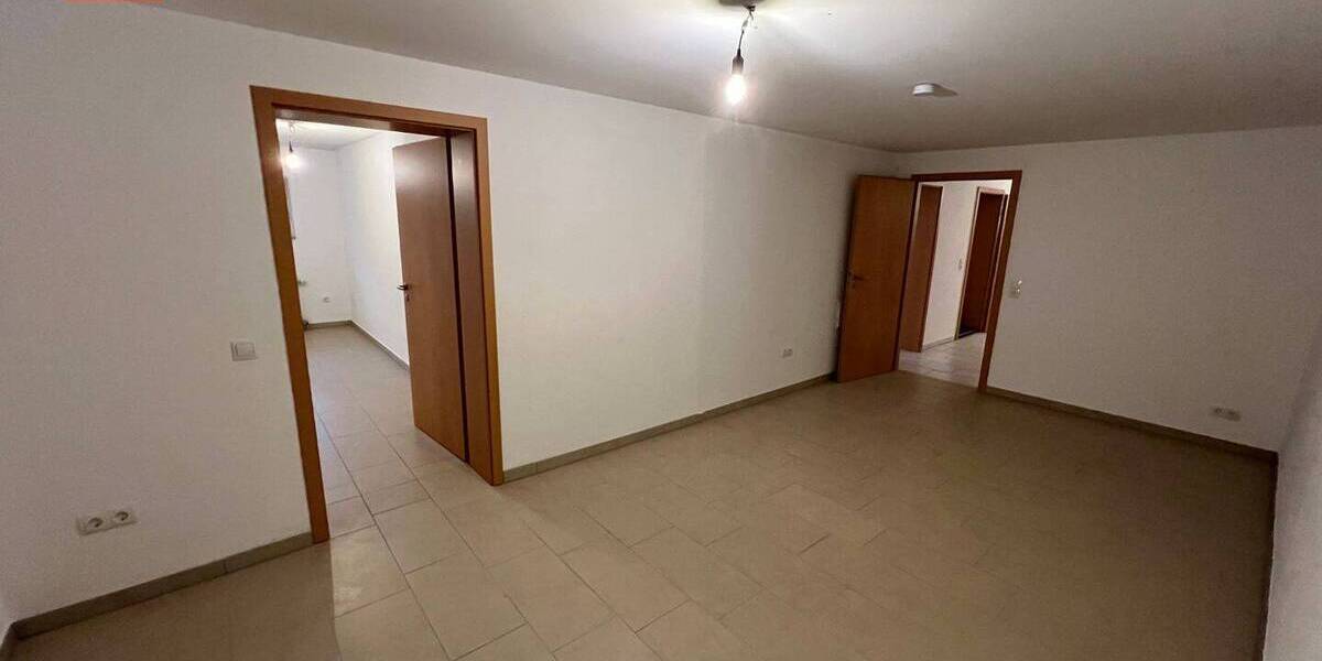 Etagenwohnung Gundelsheim - 4 Zimmer, 126 m&sup2;, 750&euro; | Angebot:26217597