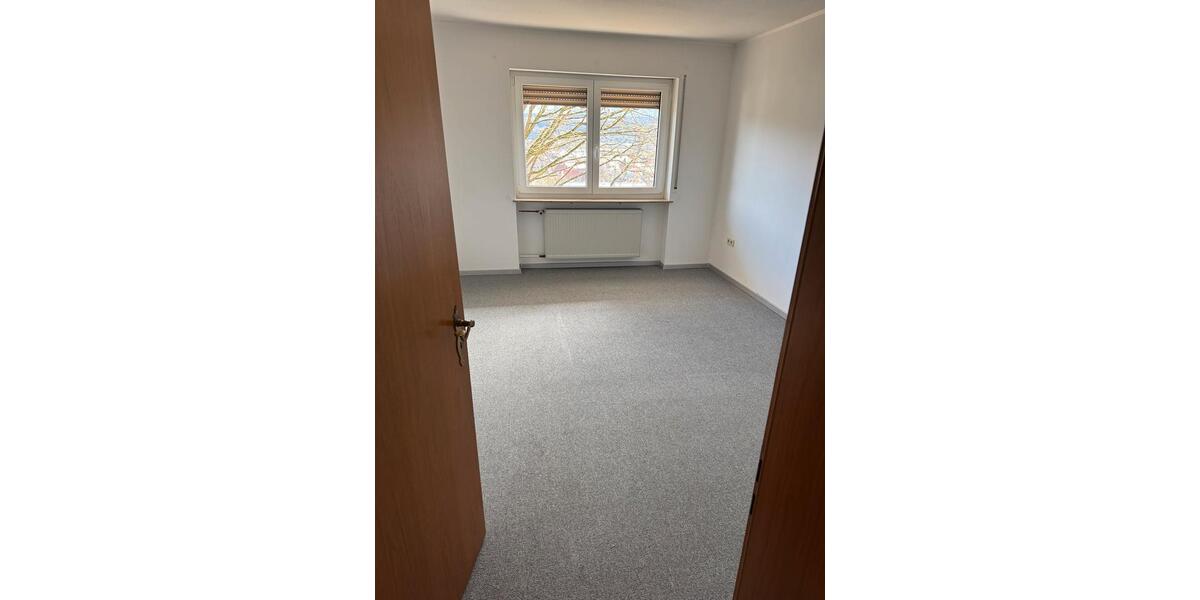 Etagenwohnung Ebelsbach - 3 Zimmer, 65 m&sup2;, 450&euro; | Angebot:25917494