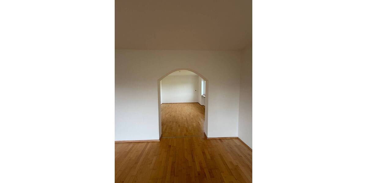 Etagenwohnung Adelsdorf - 4 Zimmer, 106 m&sup2;, 950&euro; | Angebot:26833691