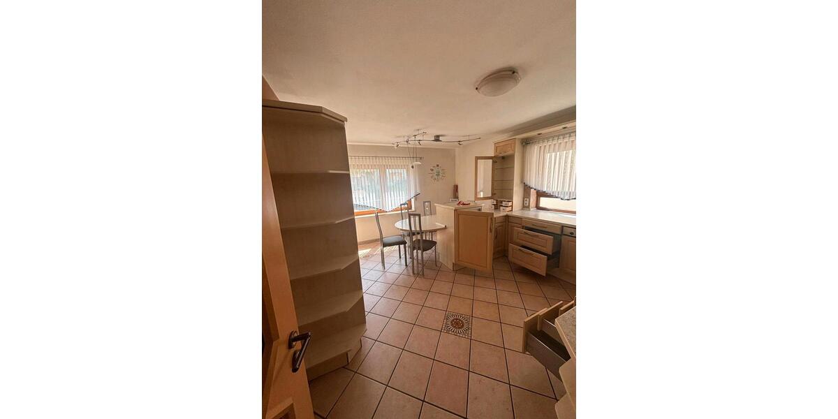 Etagenwohnung Eltmann - 6 Zimmer, 160 m&sup2;, 1.200&euro; | Angebot:26395880
