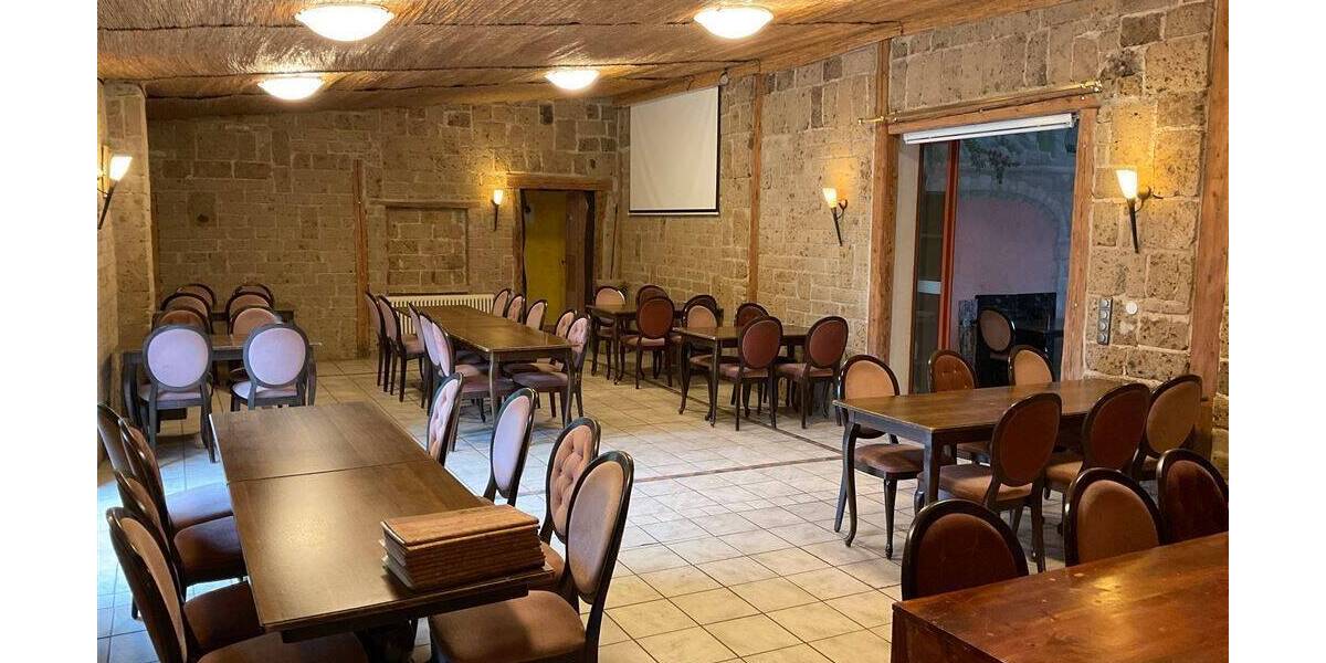 Mehrfamilienhaus, Wohnhaus Burgebrach - 9 Zimmer, 759 m&sup2;, 385.000&euro; | Angebot:26155334