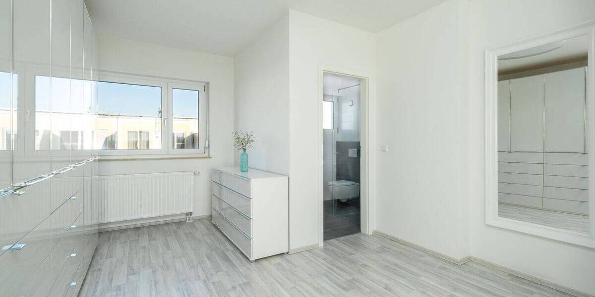 Mehrfamilienhaus, Wohnhaus Adelsdorf - 4 Zimmer, 138 m&sup2;, 570.000&euro; | Angebot:26036905