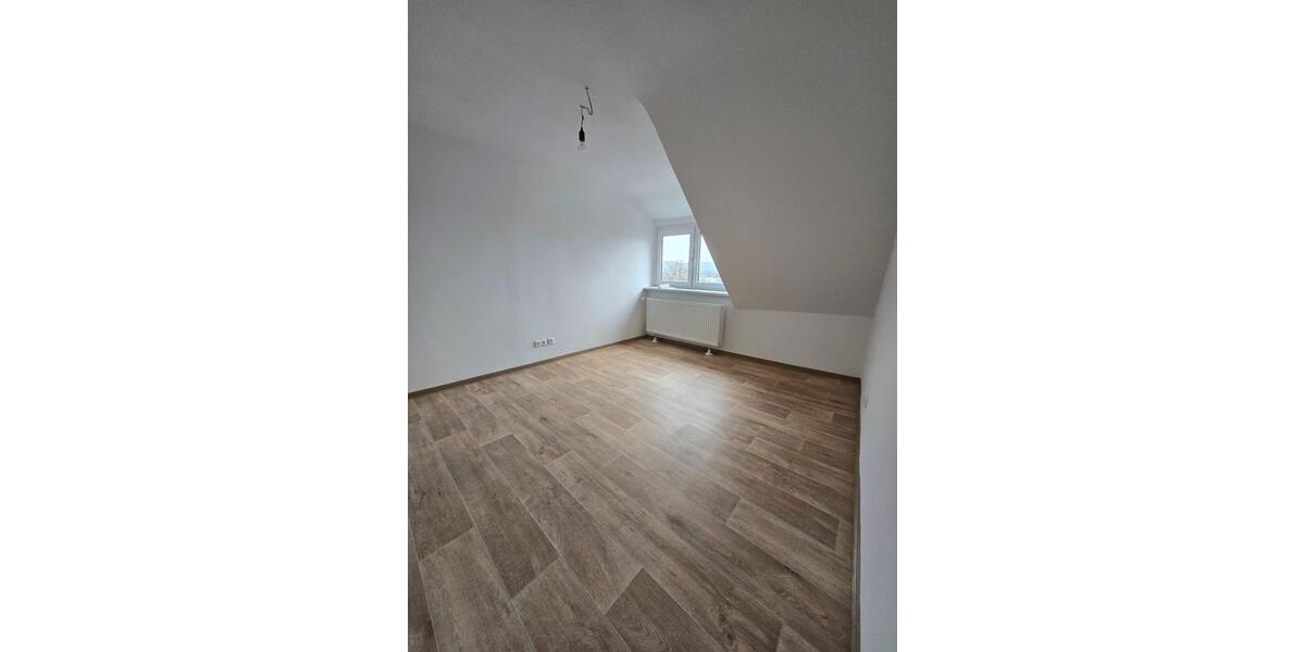 Dachgeschoßwohnung Ebelsbach - 3 Zimmer, 490&euro; | Angebot:22230792