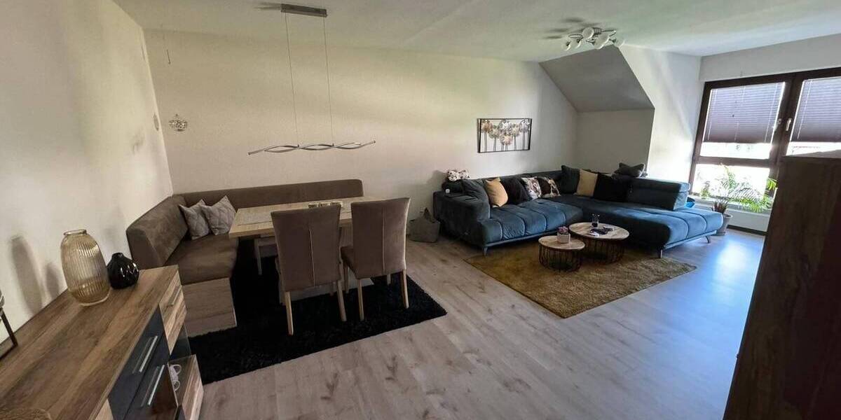 Etagenwohnung Heßdorf - 3 Zimmer, 89 m&sup2;, 890&euro; | Angebot:25665158