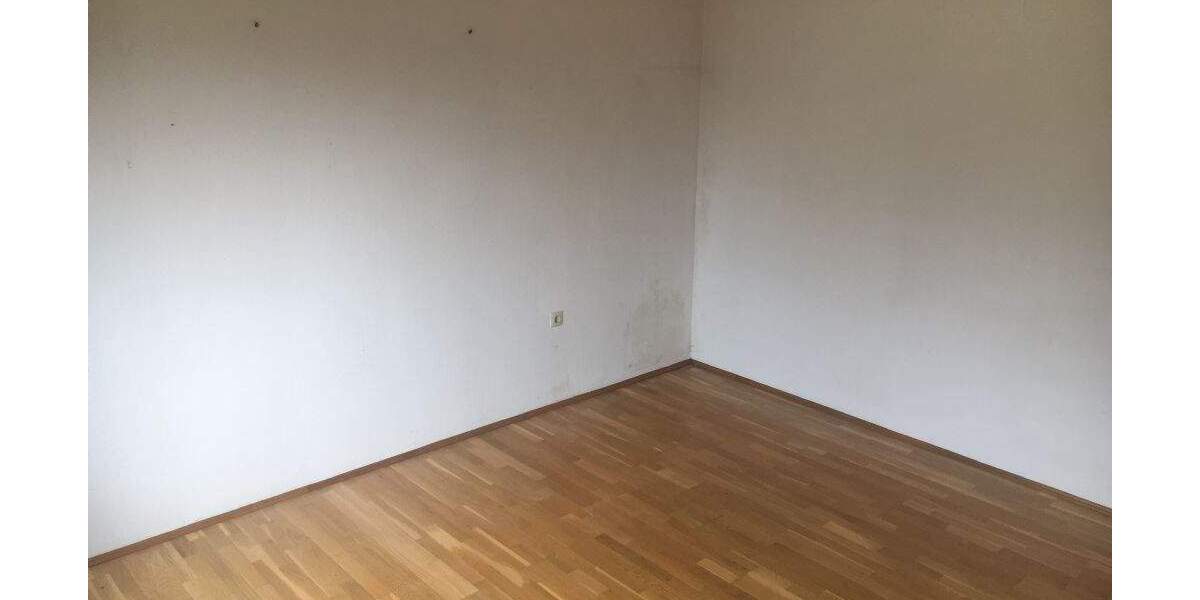 Etagenwohnung Bad Staffelstein Unterzettlitz - 4 Zimmer, 120 m&sup2;, 750&euro; | Angebot:25746580