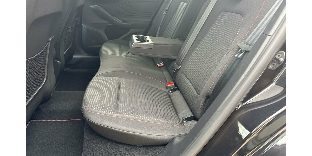 Ford Focus Turnier ST-Line X *AHK//Head-up/Navi/SHZG/PD 7.956 km 23.780 &euro; Bamberg 96052