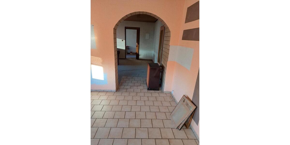 Einfamilienhaus Oberaurach - 8 Zimmer, 155.000&euro; | Angebot:23138902