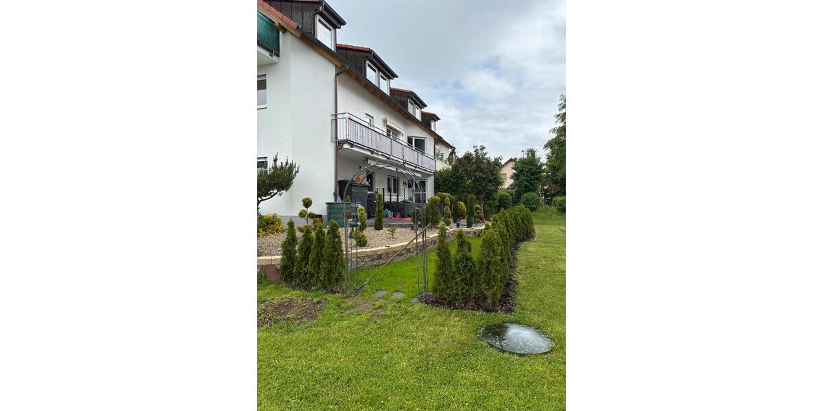 Etagenwohnung Adelsdorf - 4 Zimmer, 109 m&sup2;, 1.060&euro; | Angebot:26653349