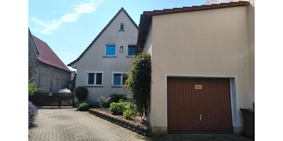 Einfamilienhaus Ebern - 7 Zimmer, 120 m&sup2;, 190.000&euro; | Angebot:27084162