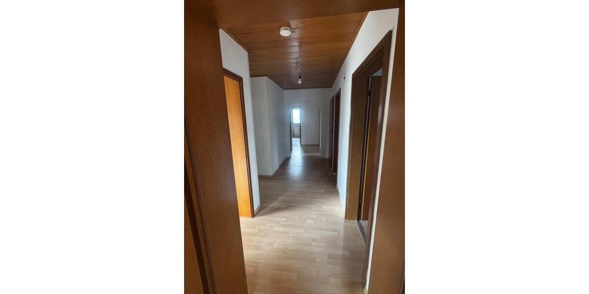 Erdgeschoßwohnung Eggolsheim - 5 Zimmer, 120 m&sup2;, 1.200&euro; | Angebot:25994496