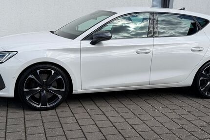 Cupra Leon 33.240 km 28.480 &euro; Itzgrund 96274