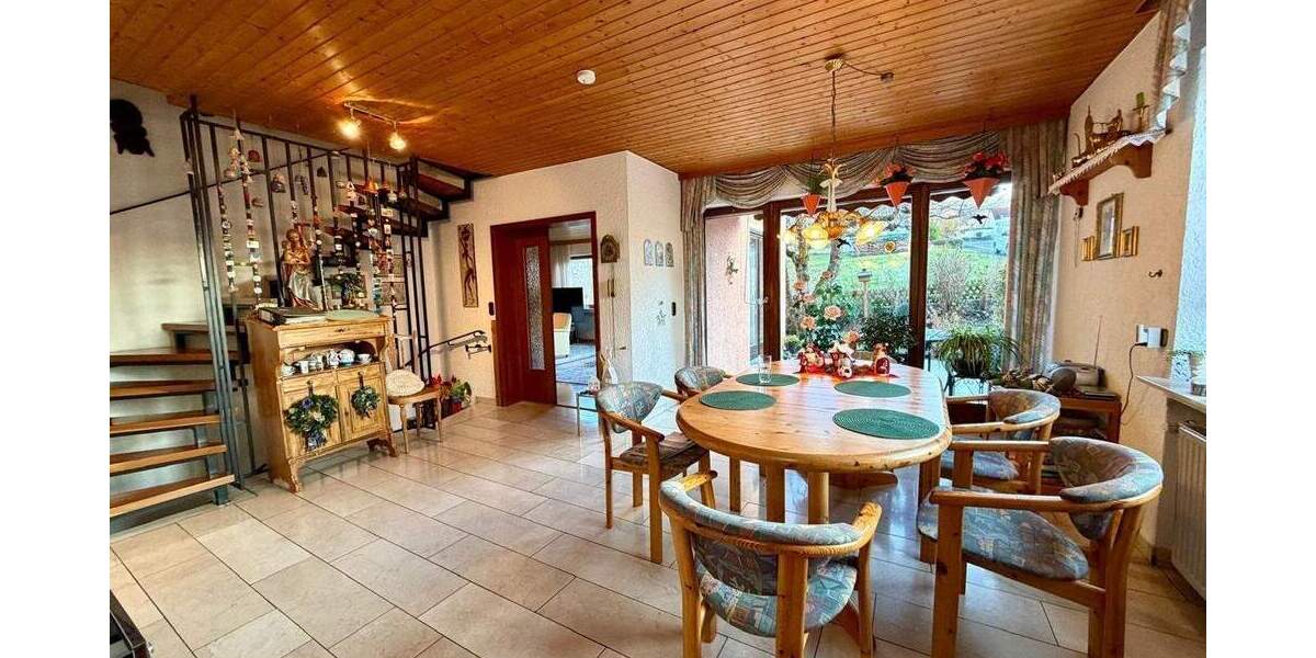 Reihenendhaus Ebern - 7 Zimmer, 170 m&sup2;, 299.500&euro; | Angebot:25665689