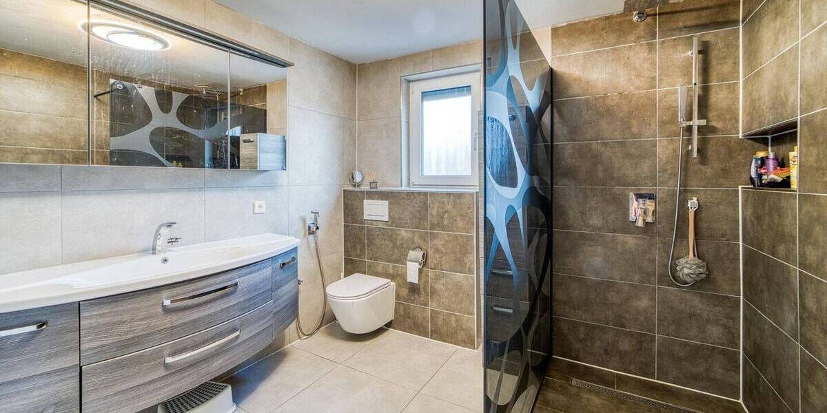 Doppelhaushälfte Hemhofen - 7 Zimmer, 180 m&sup2;, 685.000&euro; | Angebot:25685548