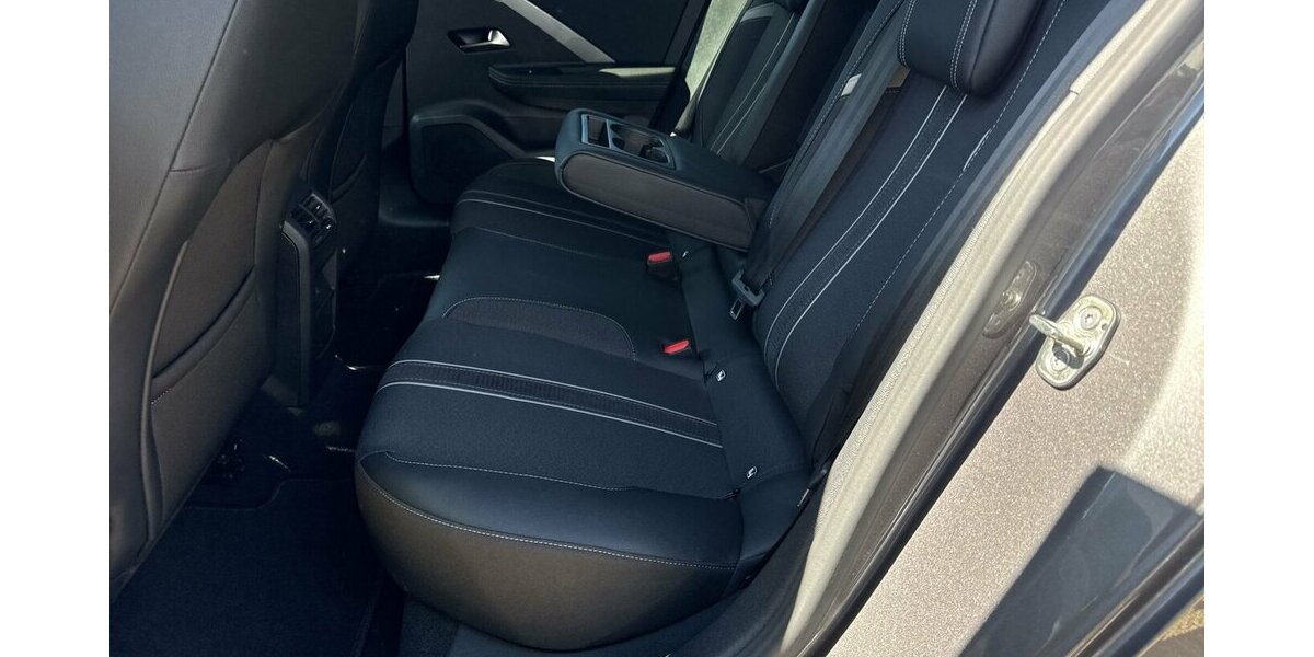 Opel Astra L ST GS *AHK/Head-up/Navi/LED/Winterpaket/36 12.495 km 24.480 &euro; Bamberg 96052