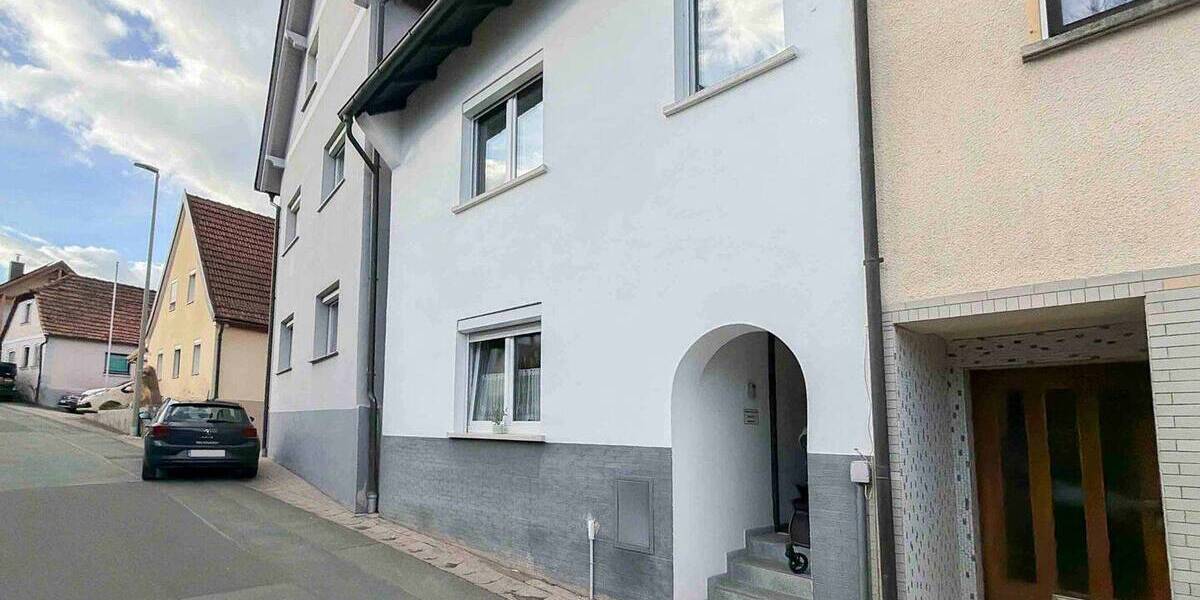 Reihenmittelhaus Gerach - 5 Zimmer, 144 m&sup2;, 225.000&euro; | Angebot:26912927