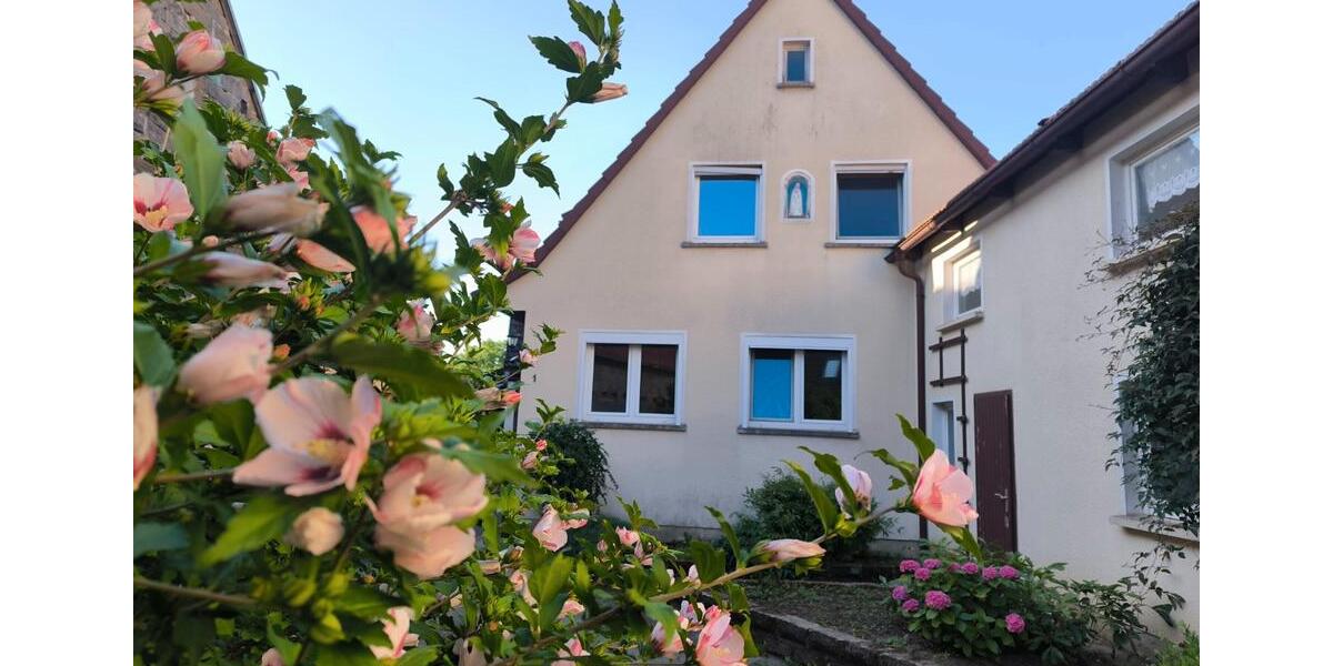 Einfamilienhaus Ebern - 7 Zimmer, 120 m&sup2;, 190.000&euro; | Angebot:27084162