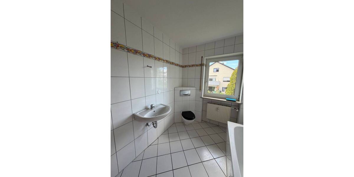 Etagenwohnung Adelsdorf - 4 Zimmer, 106 m&sup2;, 950&euro; | Angebot:26833691