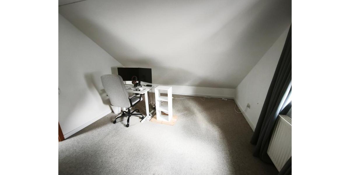 moderne 3 Zi. DG (2. OG) Wohnung mit Balkon und KFZ-Stellplatz - Etagenwohnung Uehlfeld | Angebot:26704502