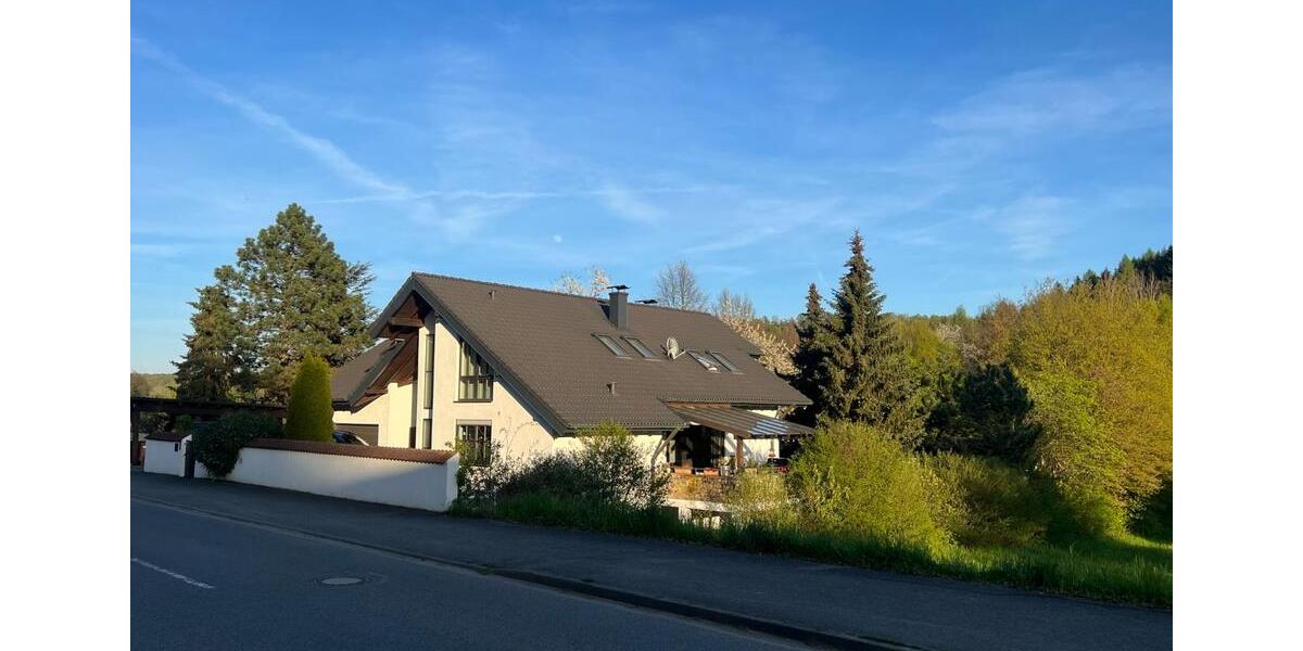 Einfamilienhaus Oberaurach - 8 Zimmer, 400 m&sup2;, 790.000&euro; | Angebot:25922331