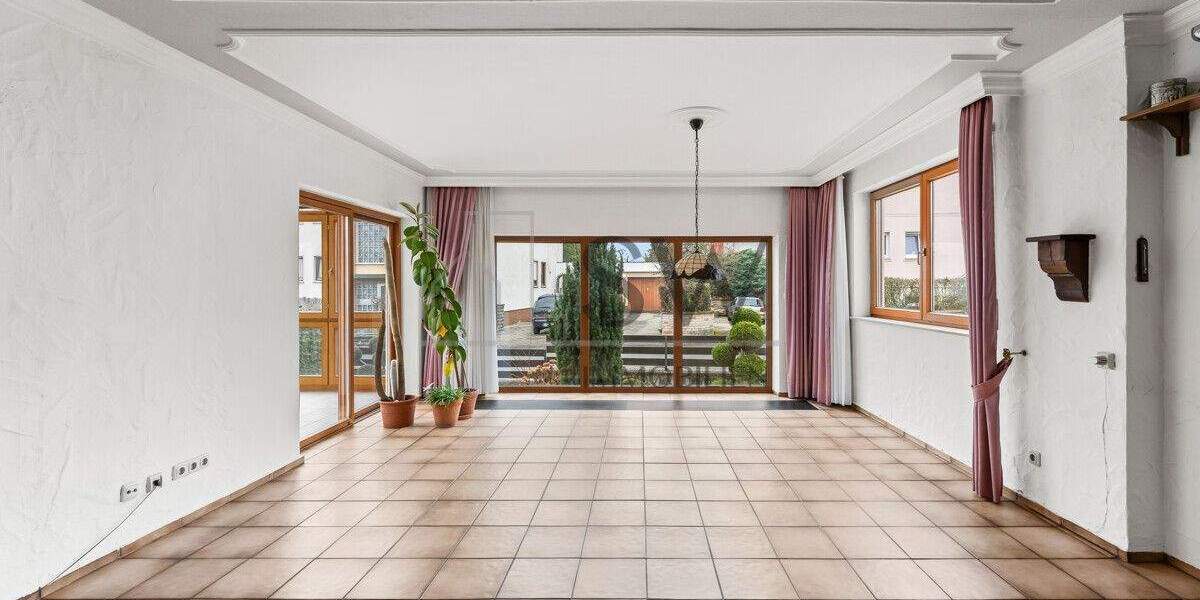 Einfamilienhaus Burgebrach - 9 Zimmer, 227 m&sup2;, 550.000&euro; | Angebot:25685831