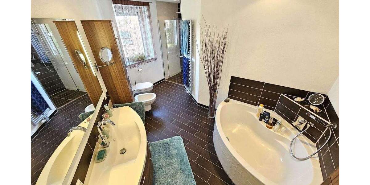 Mehrfamilienhaus, Wohnhaus Hirschaid Sassanfahrt - 9 Zimmer, 270 m&sup2;, 749.000&euro; | Angebot:25780721