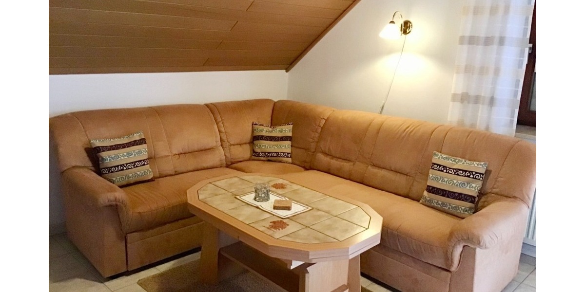Dachgeschosswohnung in ruhiger Wohnlage - Dachgeschoßwohnung Ebensfeld | Angebot:26557987