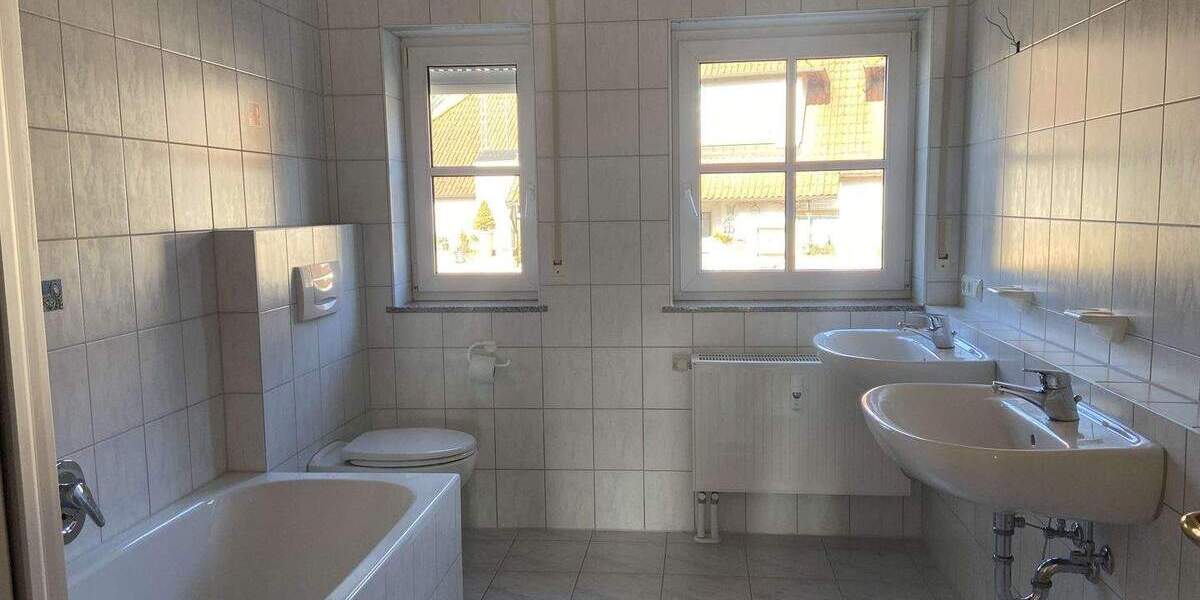 Etagenwohnung Heroldsbach Oesdorf - 4 Zimmer, 127 m&sup2;, 1.075&euro; | Angebot:25768294