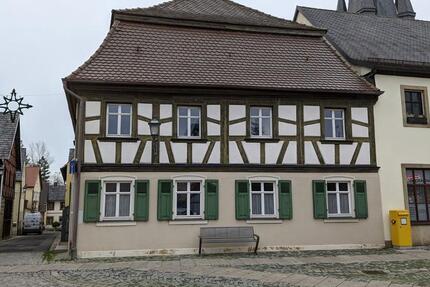 Haus Baunach - 9 Zimmer, 280 m&sup2;, 2.100&euro; | Angebot:24609355