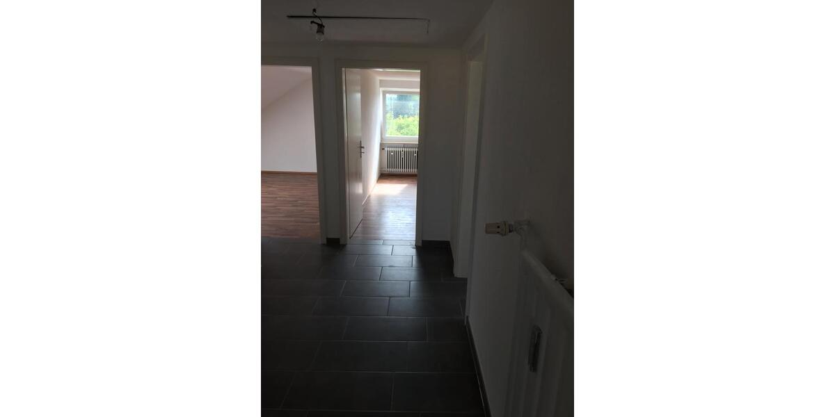 Dachgeschoßwohnung Hallstadt - 3 Zimmer, 70 m&sup2;, 199.000&euro; | Angebot:26990896