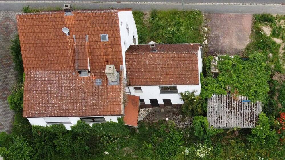 Einfamilienhaus Memmelsdorf Weichendorf - 7 Zimmer, 168 m&sup2;, 195.000&euro; | Angebot:26160399
