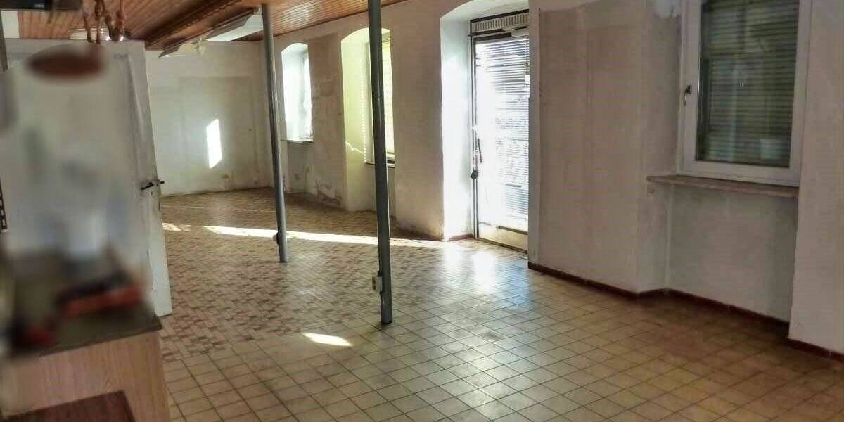 Mehrfamilienhaus, Wohnhaus Sand - 9 Zimmer, 275 m&sup2;, 275.000&euro; | Angebot:26930956