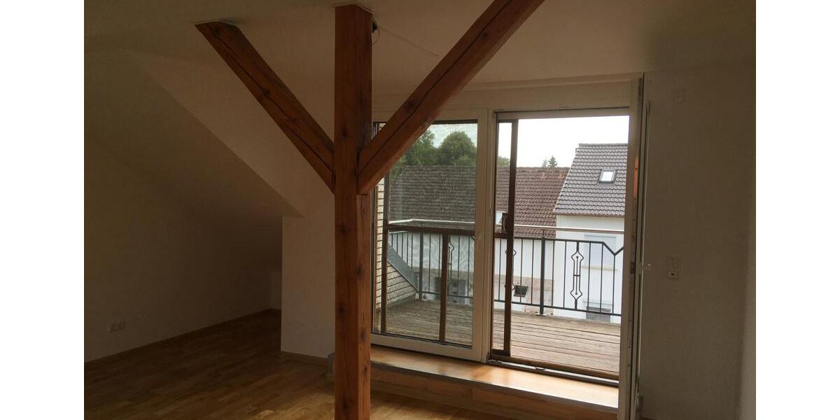 Dachgeschoßwohnung Ebensfeld - 2 Zimmer, 74 m&sup2;, 710&euro; | Angebot:26195886