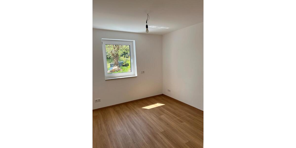 Etagenwohnung Adelsdorf - 5 Zimmer, 123 m&sup2;, 1.600&euro; | Angebot:26464645