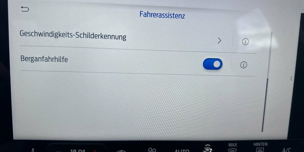 Ford Focus Titanium *Navi/SHZG/LED/TPMT/PDC/1.HD* 31.452 km 16.990 &euro; Bamberg 96052