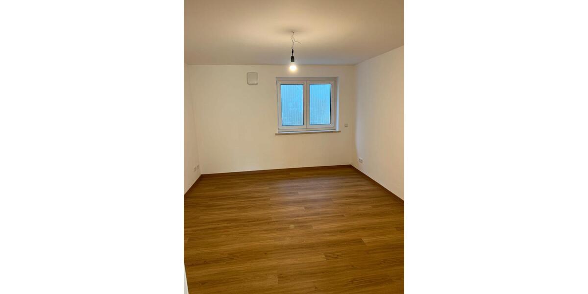 Etagenwohnung Adelsdorf - 5 Zimmer, 123 m&sup2;, 1.600&euro; | Angebot:26464645