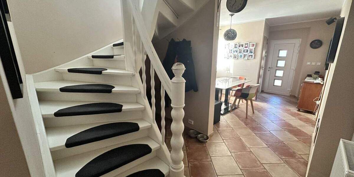 Einfamilienhaus Schlüsselfeld - 5 Zimmer, 130 m&sup2;, 349.000&euro; | Angebot:25678154