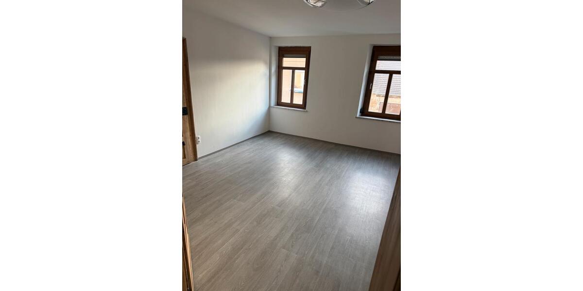 Etagenwohnung Uehlfeld - 3 Zimmer, 66 m&sup2;, 140.000&euro; | Angebot:26019629