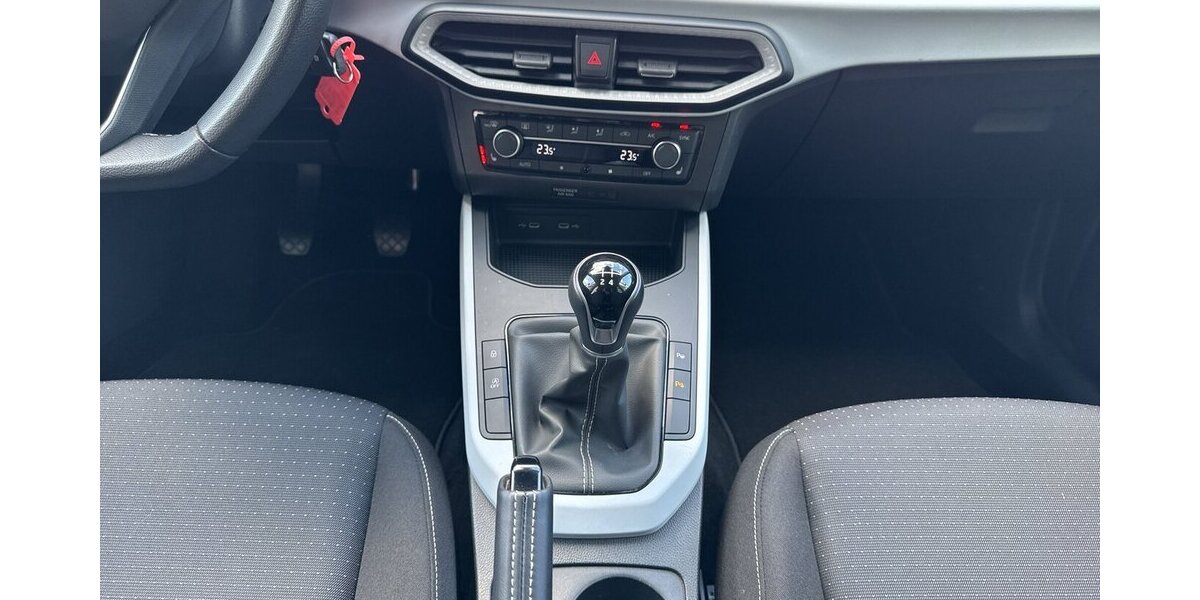 Seat Arona Style *Navi-App/SHZG/LED/Kamera/PDC* 13.138 km 16.980 &euro; Bamberg 96052