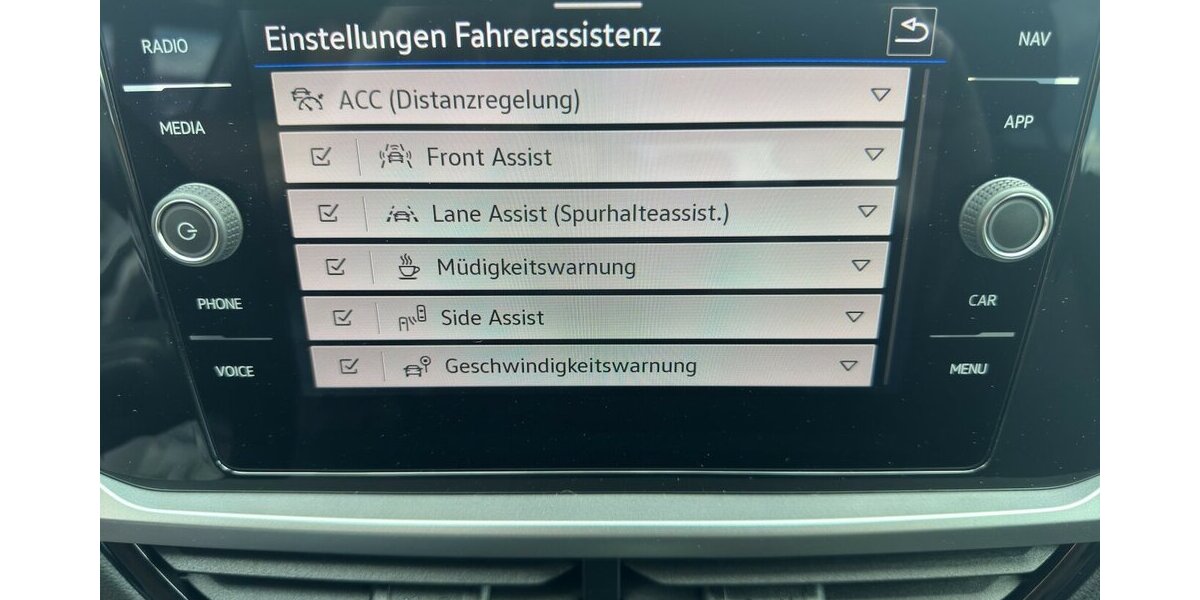 VW T-Roc 1.5 TSi Life Business *LED/Navi/ACC/SHZG/Tot 4.126 km 26.990 &euro; Bamberg 96052