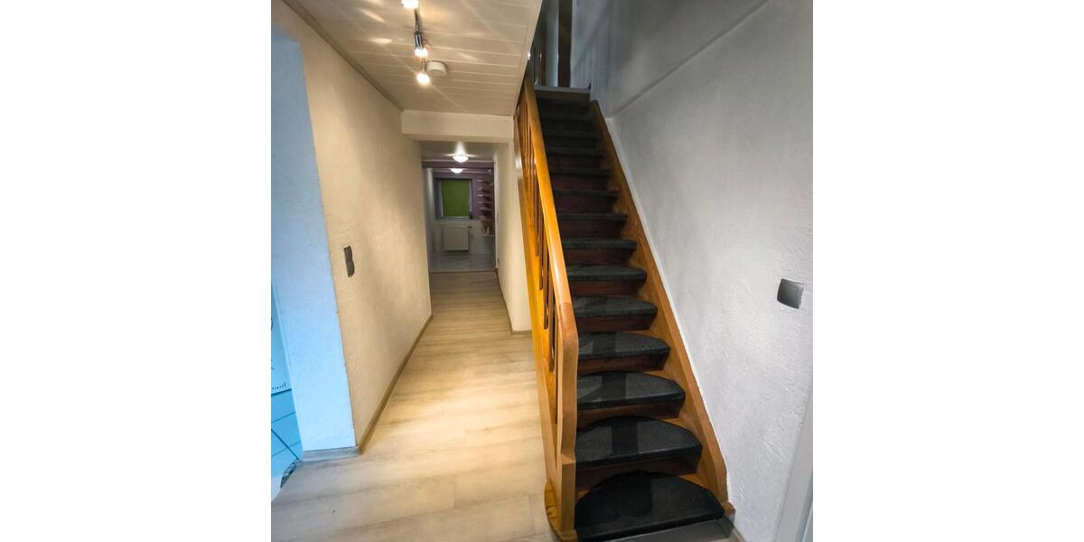 Einfamilienhaus Burgebrach - 8 Zimmer, 235 m&sup2;, 225.000&euro; | Angebot:26777158