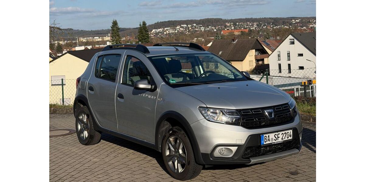 Dacia Sandero 101.000 km 6.400 &euro; Bamberg 96047