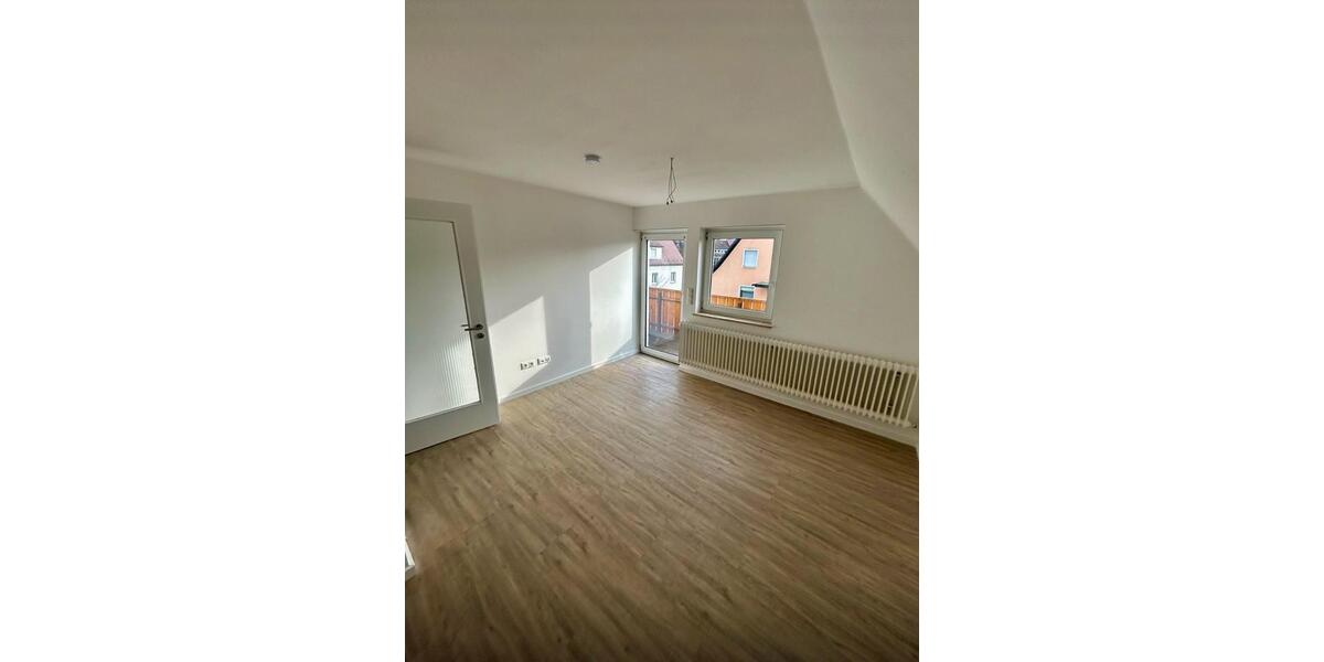 Dachgeschoßwohnung Forchheim - 3 Zimmer, 60 m&sup2;, 800&euro; | Angebot:25209886