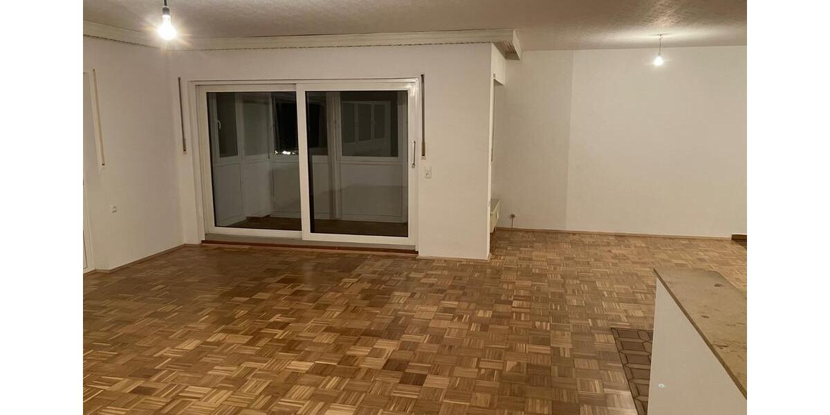 Erdgeschoßwohnung Burghaslach - 4 Zimmer, 125 m&sup2;, 750&euro; | Angebot:25451212