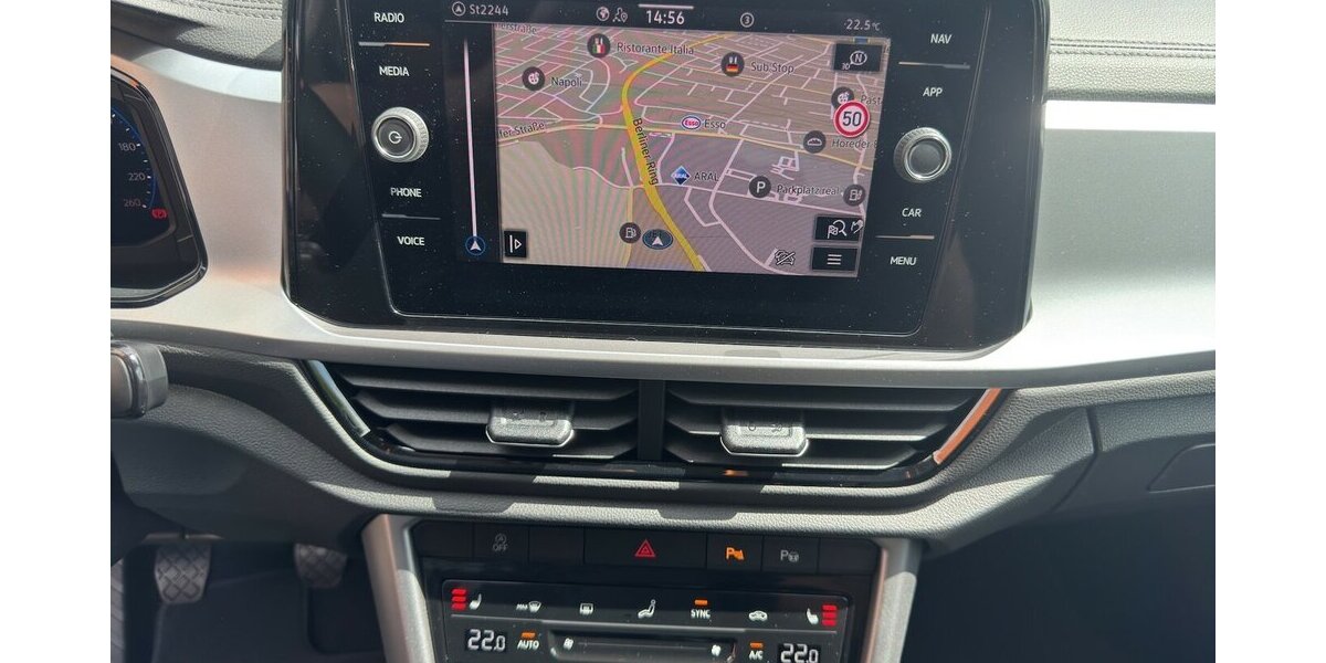 VW T-Roc 1.5 TSi Life Business *LED/Navi/ACC/SHZG/Tot 4.126 km 26.990 &euro; Bamberg 96052