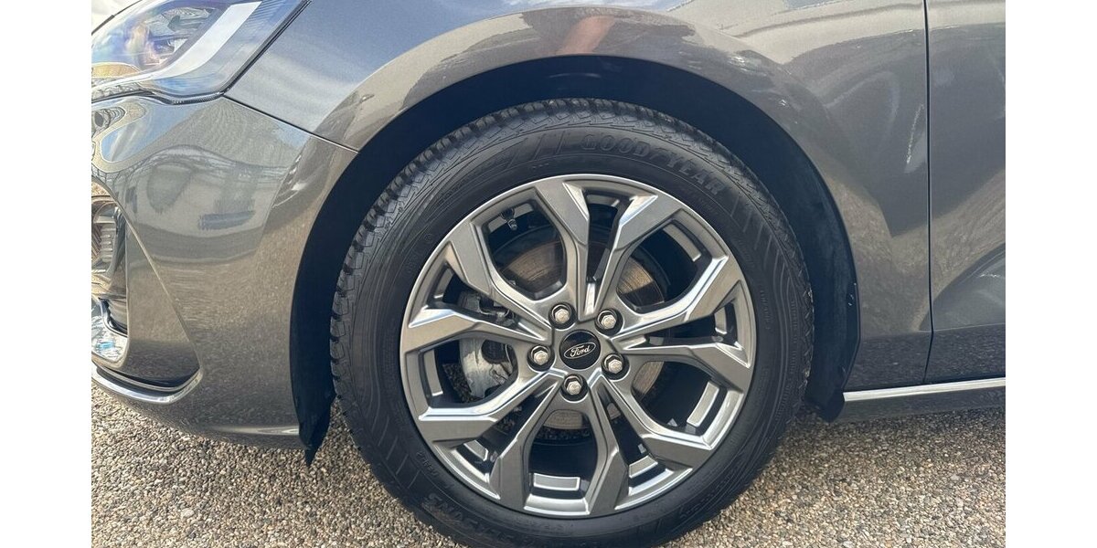 Ford Focus ST-Line X*Automatik//Navi/SHZG/PDC/Kamera* 9.976 km 23.390 &euro; Bamberg 96052